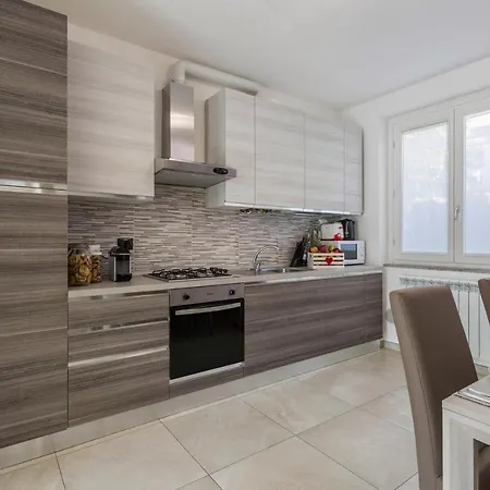 Appartamento Angela Apartment *